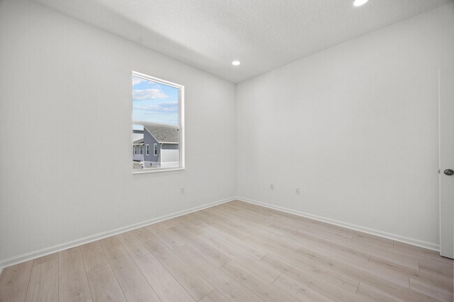 Building Photo - 4520 Longwood Lk Sq