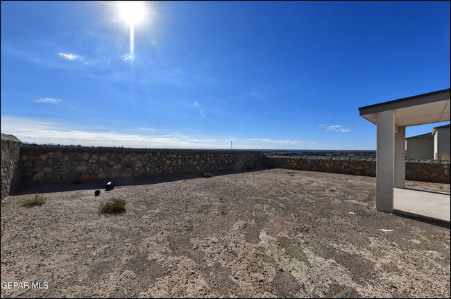 Building Photo - 600 Logwood Ave