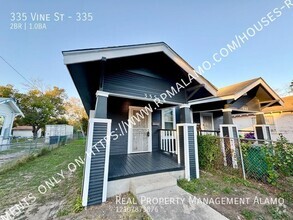 Building Photo - *MOVE IN SPECIAL* AVAILABLE NOW! 2 Bedroom...