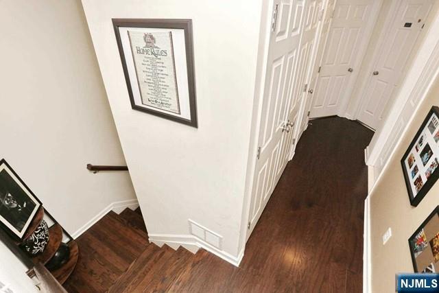 Building Photo - 4-12-30 30th St