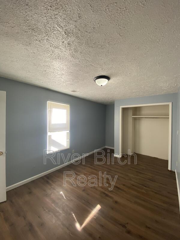 Building Photo - 1600 S 6th St