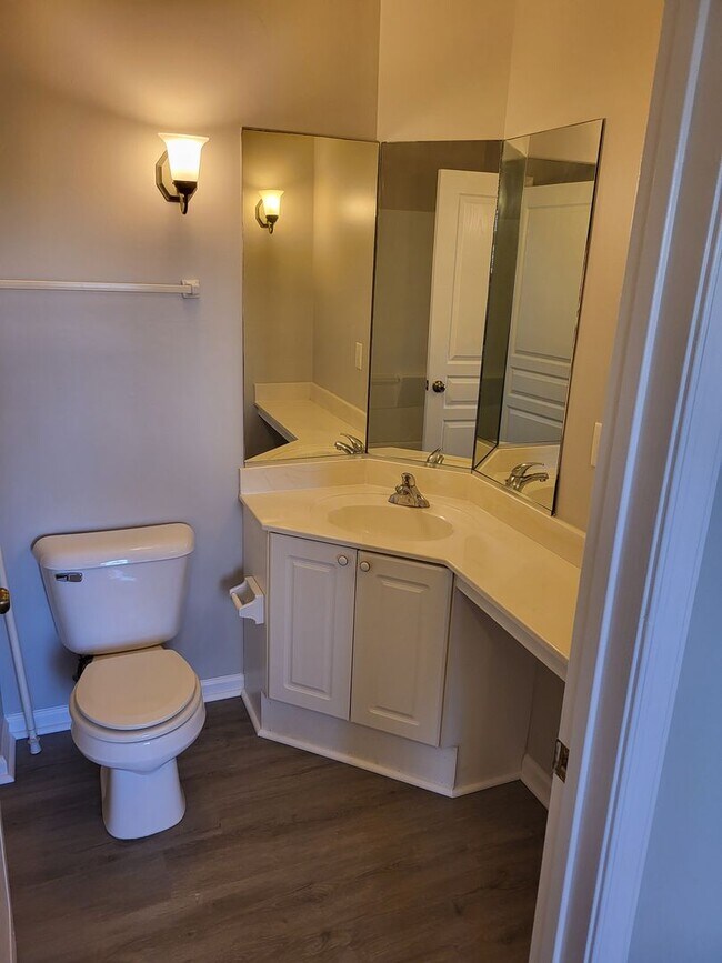 Building Photo - TARLETON OAKS