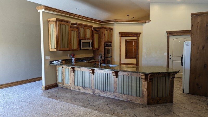 Building Photo - 695 Crystal Dr