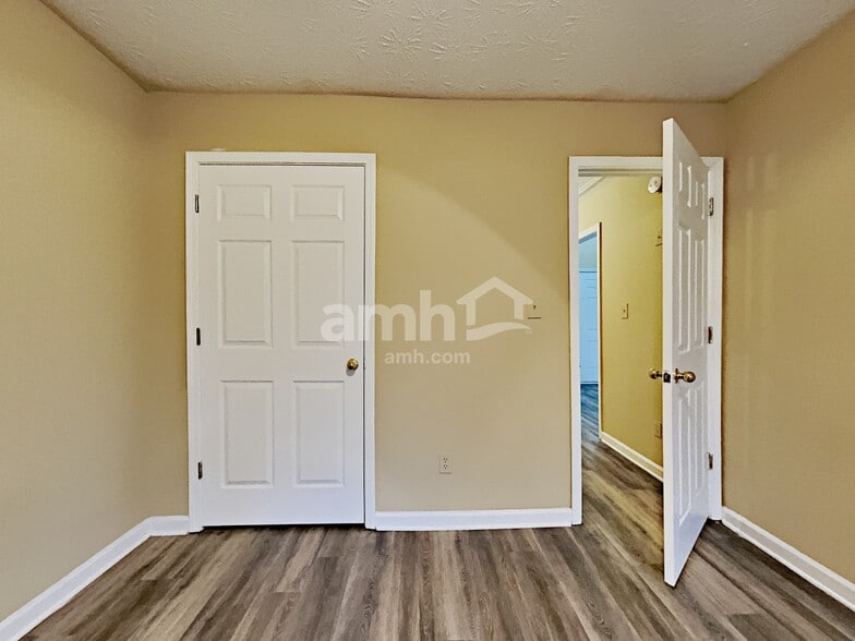 Building Photo - 2143 Andrewood Pl
