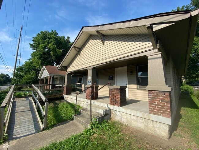 Building Photo - 1351 S Belmont Ave