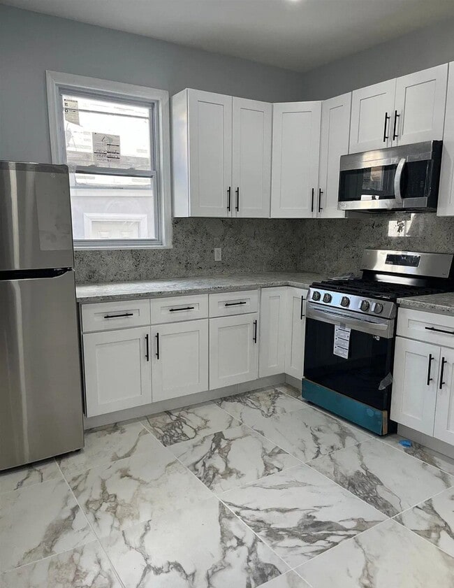 Building Photo - 40 Condict St