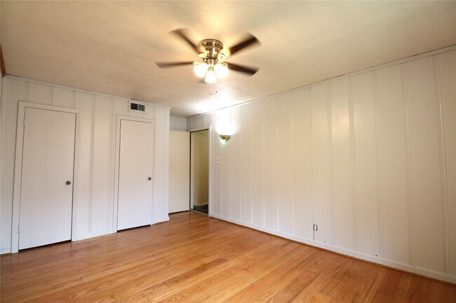 Building Photo - 3210 Cloverdale St