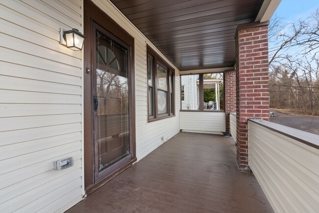 Building Photo - SCORE 50% OFF 1ST MONTH'S RENT IF SIGNED BY MARCH 6! Newly Renovated 3 Bedroom home in Bridgevill...