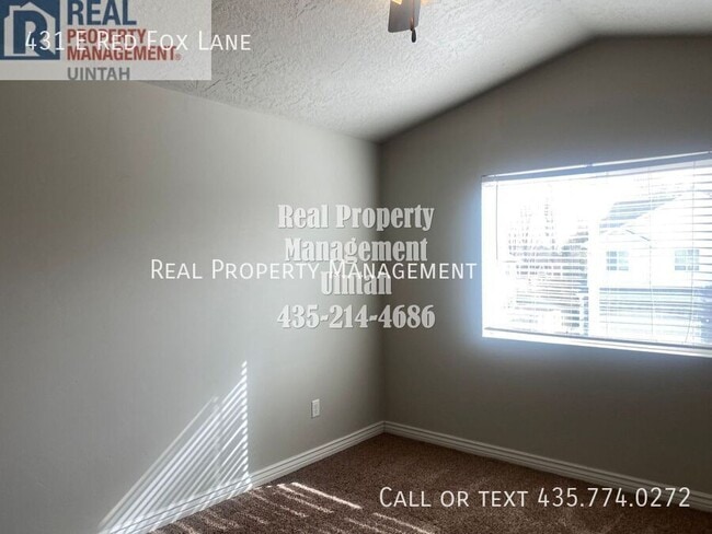 Building Photo - 431 E Red Fox Ln