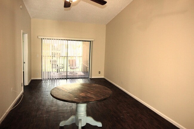 Building Photo - 321 Norwood Terrace