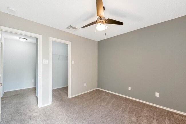 Building Photo - 18 N Star Ridge Cir