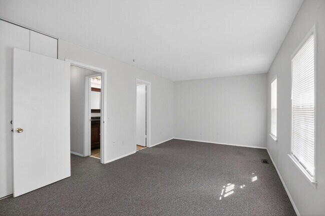 Building Photo - 1537 Bryan Ct