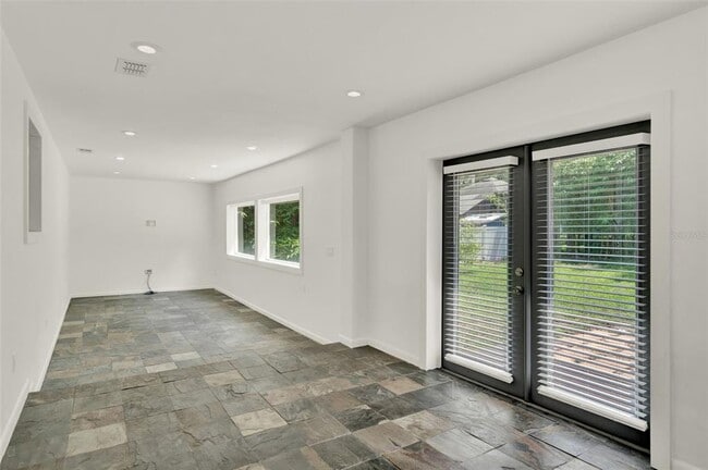 Building Photo - 3345 Lila Dr