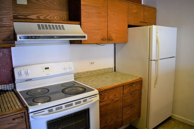 Building Photo - Honolulu Tower 2br/1ba/1pkg in Downtown Ho...