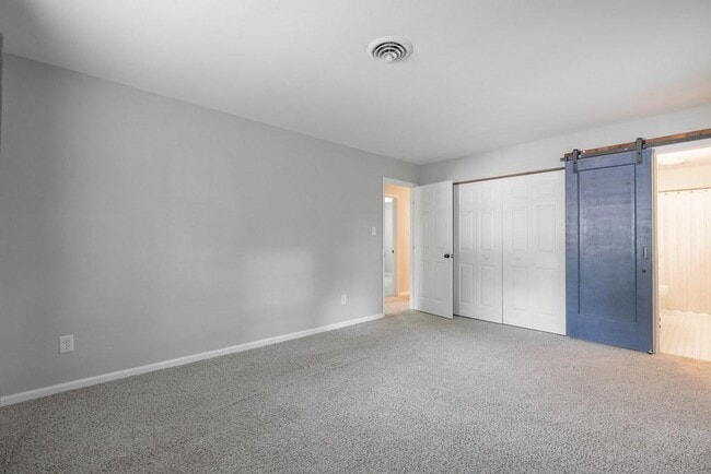 Building Photo - 1041 Warminster Dr