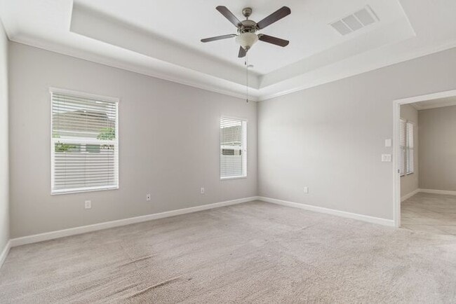 Building Photo - Spacious 4 bed, 3 Bath Terra Bella Home fo...
