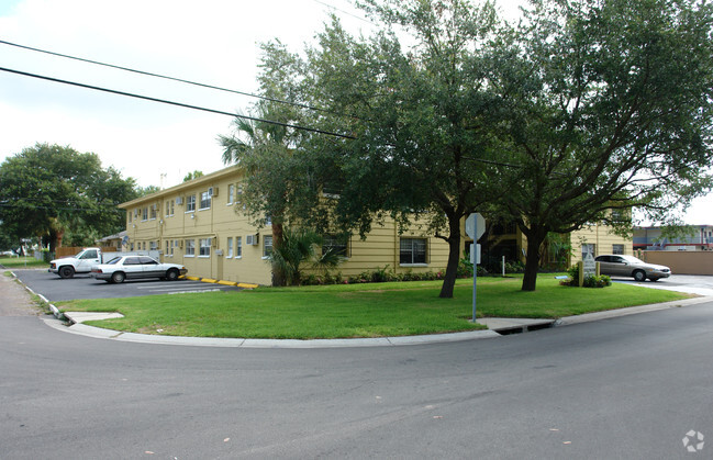 Building Photo - Kenwood Apartments