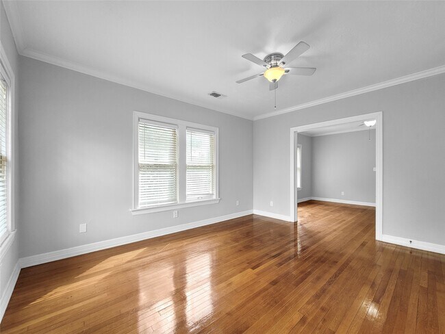 Building Photo - 3408 Crawford St