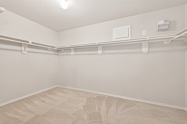 Building Photo - 26414 Suffield Glen Ln