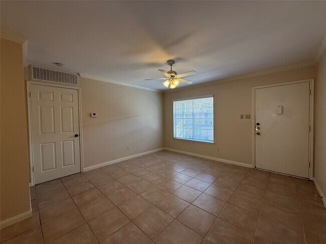 Building Photo - 1223 Augusta Dr