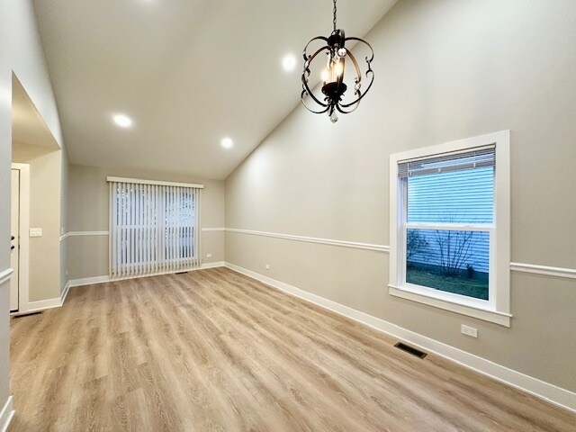 Building Photo - 1711 Whispering Oaks Dr