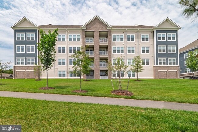 Building Photo - 21630 Hawksbill High Cir