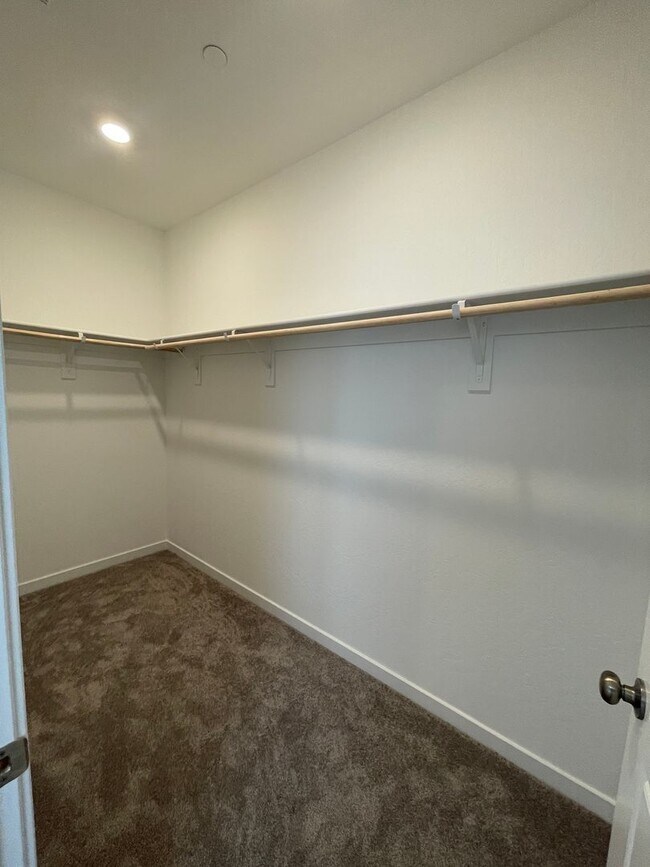 Building Photo - Stunning 3-Bed, 2-Bath Lennar Home in Fresno – Your Dream Home Awaits!