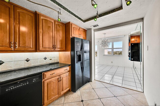 Building Photo - 3700 Galt Ocean Dr