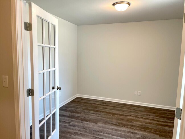 Building Photo - 129 Waltrip Dr