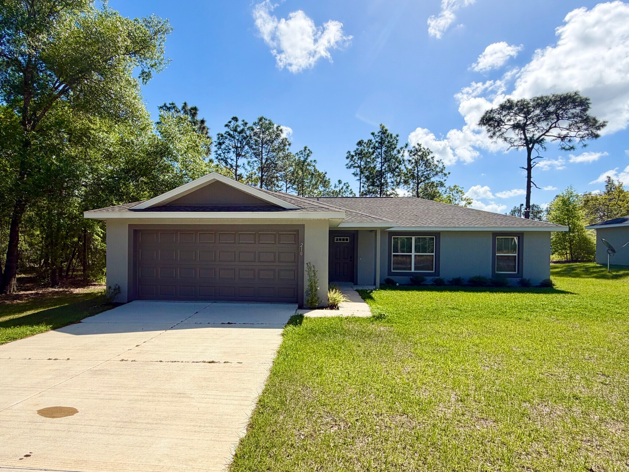 Building Photo - 210 Marion Oaks Ln