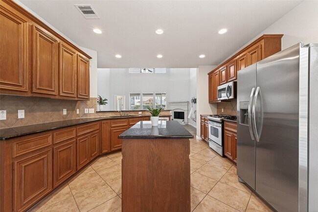 Building Photo - 8858 Distant Woods Dr