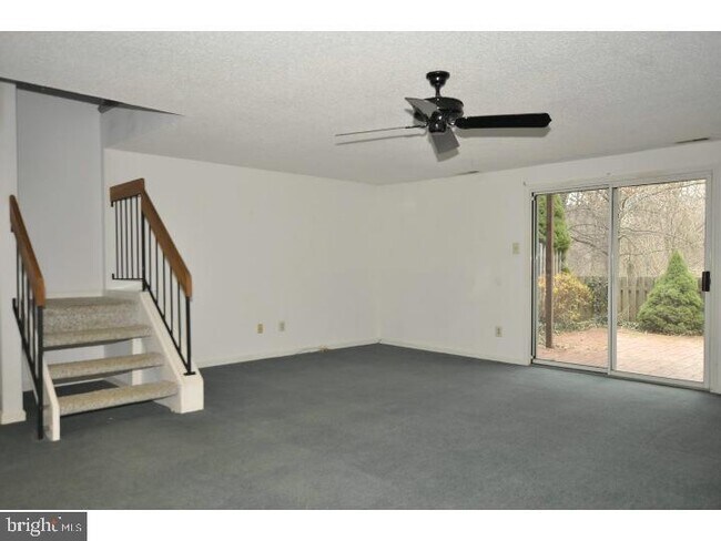 Building Photo - 45 Constitution Ct