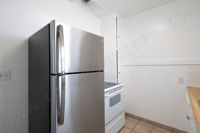 Building Photo - *OPEN HOUSE: 8/30 10-11AM* Cottage in Paci...