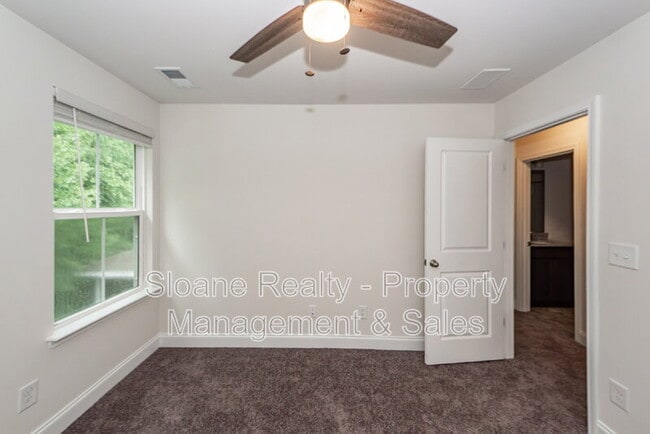 Building Photo - 7787 Montview Rd