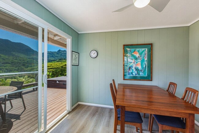 Building Photo - Charming 2 Bedroom Rental with Stunning Mountain Views – Available only April 1 to October 31, 2026