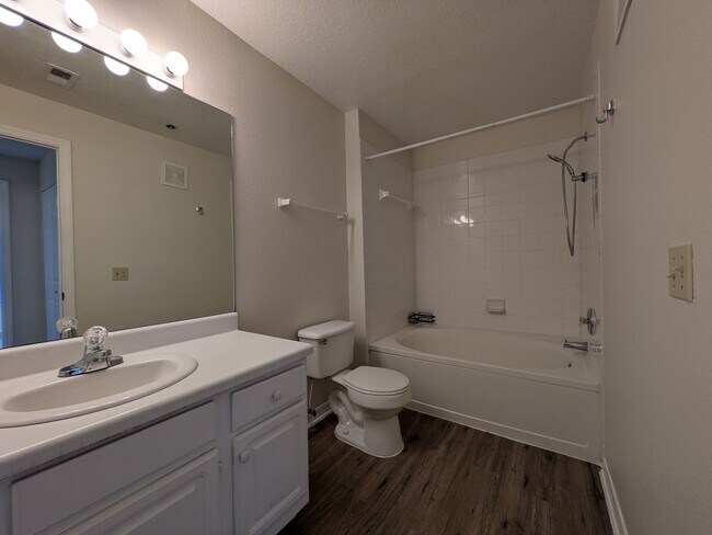 Building Photo - 3/2 Condo, Villas at Lakeside in Oveido