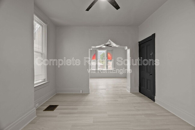 Building Photo - 4038 California Ave