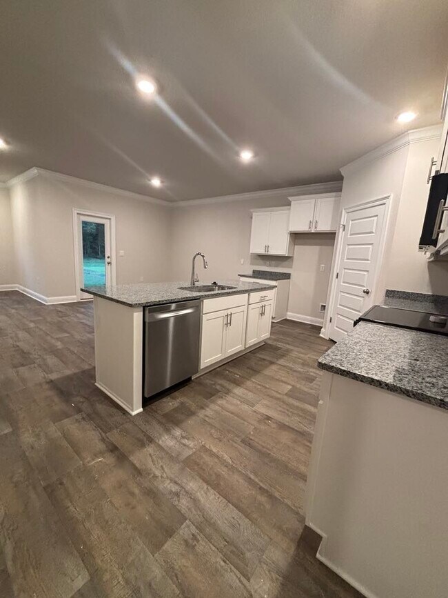 Building Photo - 14738 Dayton Cir