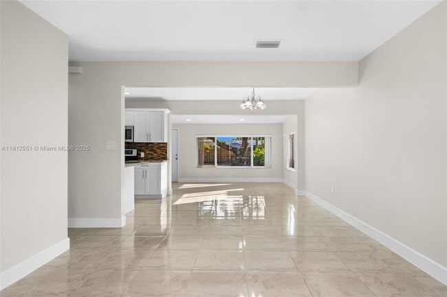 Building Photo - 2410 Coolidge St