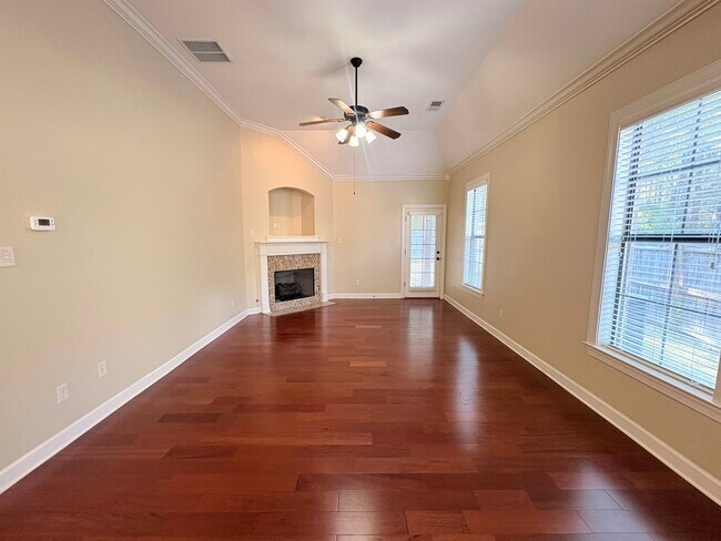 Building Photo - 1457 Lagrange Crest Rd