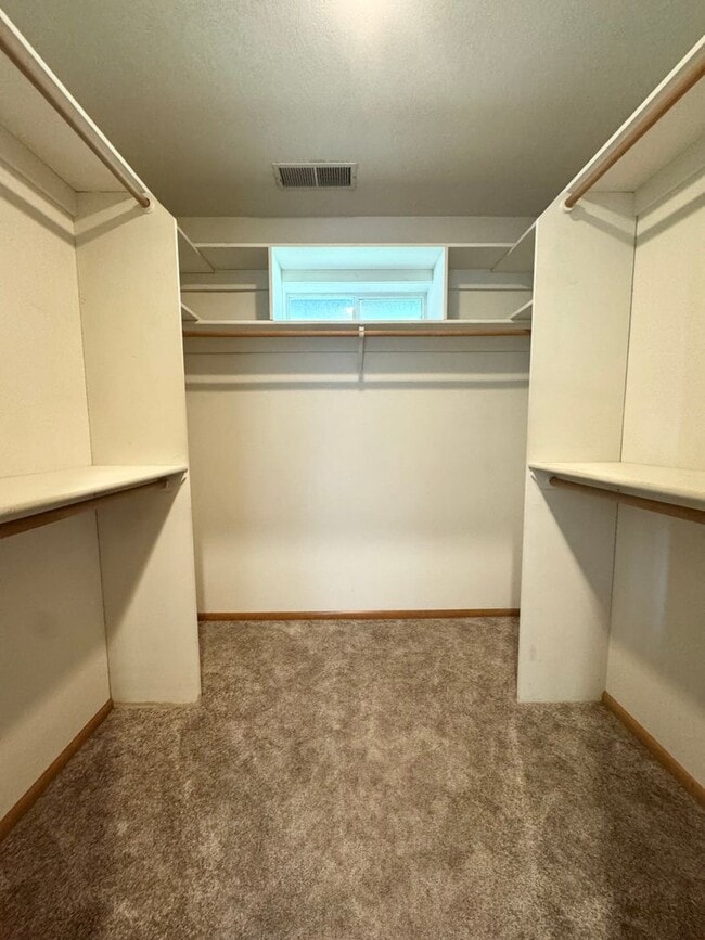 Building Photo - 1855 Gold Hills Dr
