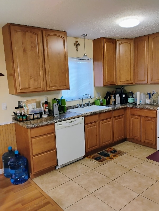 Building Photo - 45 Brewster Ln