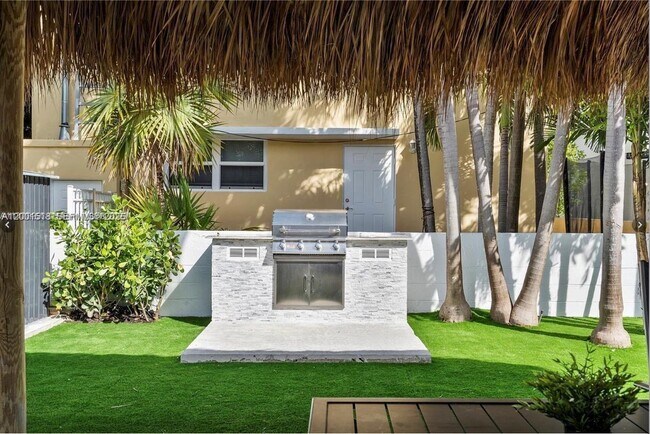 Building Photo - 817 W 39th St