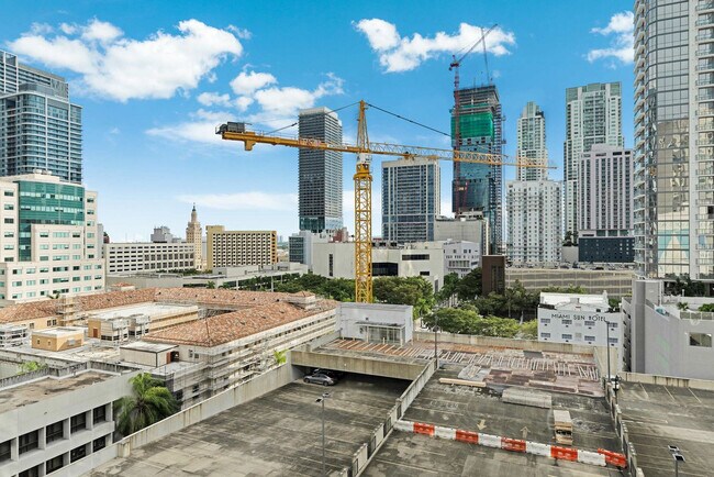 Building Photo - 225 N Miami Ave