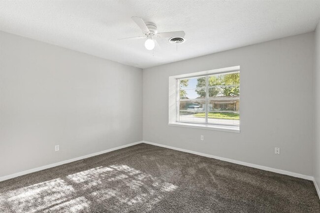 Building Photo - 1510 Narcille St