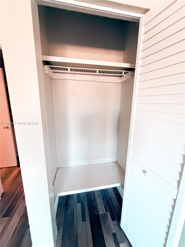 Building Photo - 4280 Woodside Dr