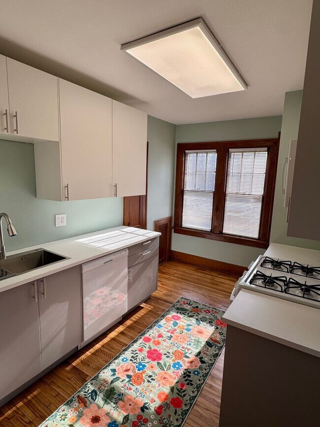 Building Photo - Charming 4-Bedroom Home in Private Setting