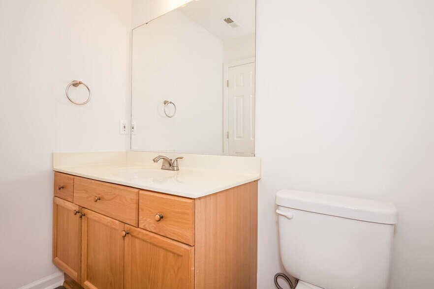 Building Photo - 3630 Chepstow Ct