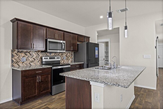 Building Photo - 11801 Rush Ln