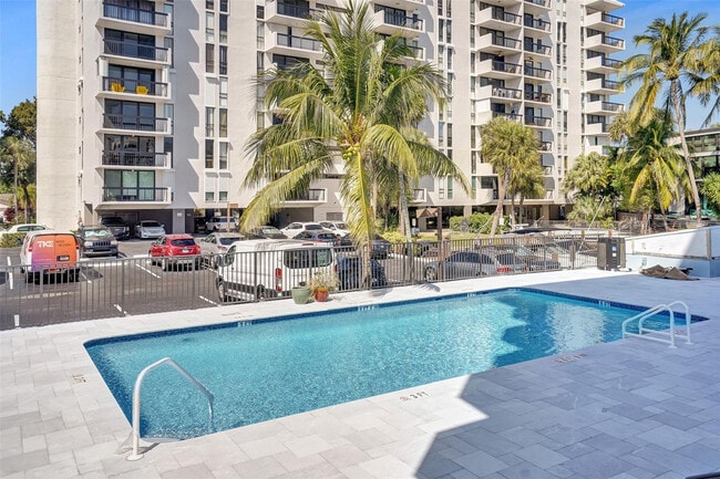 Building Photo - 3051 NE 48th St